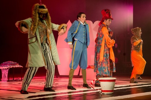 17. Alice alem da toca do coelho.jpg