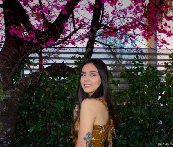 Vivi Mello 22