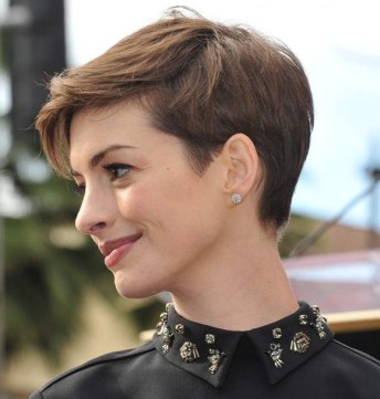 Anne-Hathaway-Pixie-Hairstyle-short