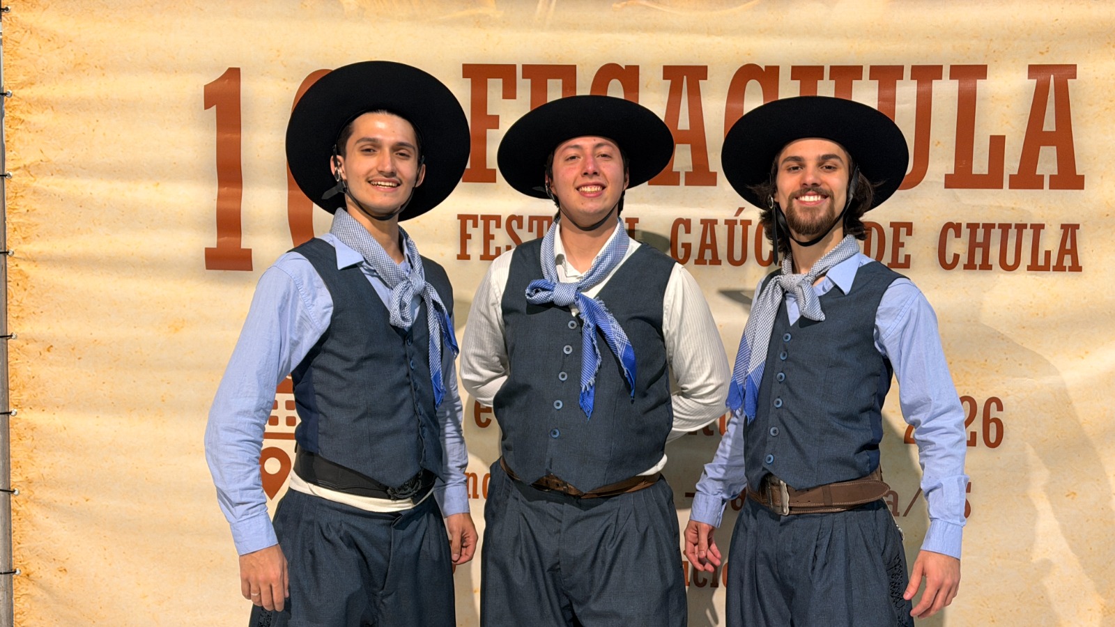 Trio de chula do CTG O Fogão Gaúcho conquista título em Farroupilha